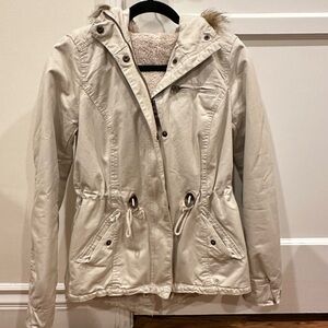 H&M Women's Warm and Fuzzy Pile-Lined Beige Hooded Jacket, Size 4